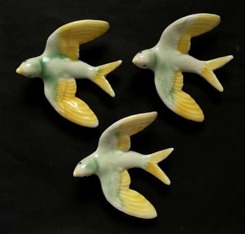 WADE FLYING BIRDS SET (3) SWALLOWS "THE MOURNE RANGE ARMAGH"