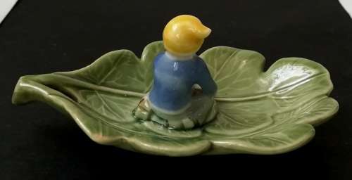 WADE IRELAND LEPRECHAUN ON LEAF PIN TRAY 65X100MM