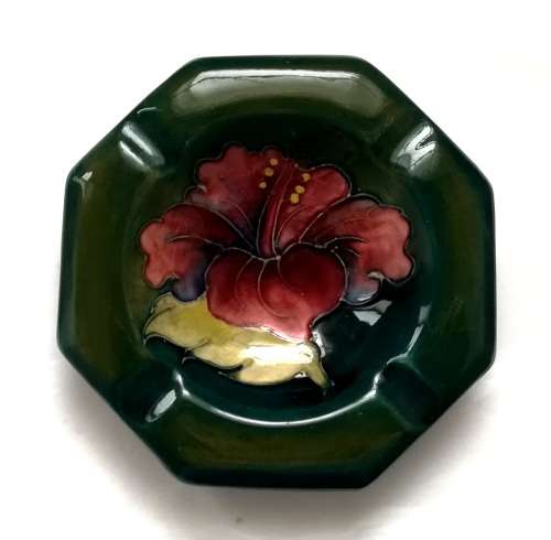 MOORCROFT ASHTRAY HISBISCUS 110X110MM **EXCELLENT**BY APPTMENT POTTERS TO LATE QUEEN MARY