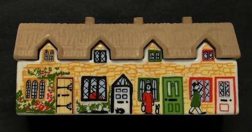 WADE NO.3 WHIMSEY IN THE VALE "JUBILEE TERRACE " 33X78MM