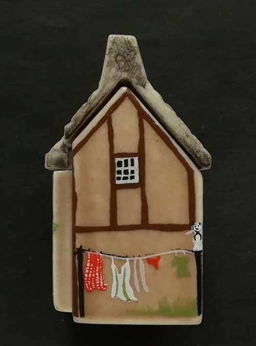 WADE NO.10 WHIMSEY IN THE VALE  "VALE FARM" 42X66MM