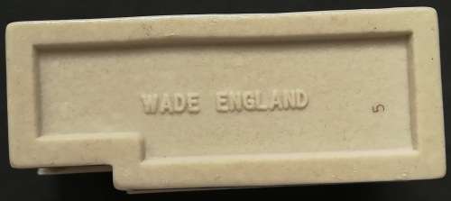 WADE NO.10 WHIMSEY IN THE VALE  "VALE FARM" 42X66MM