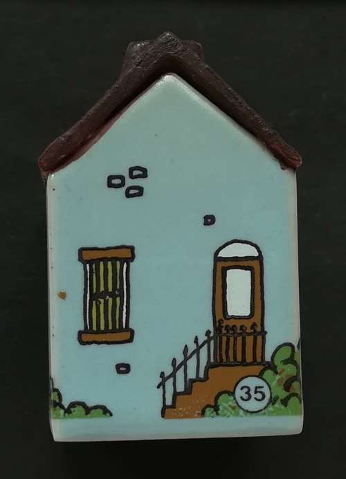 WADE NO.35 WHIMSEY ON WAY  "POLICE STATION " 43X27MM