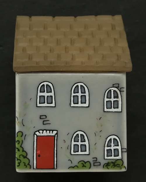 WADE NO.33 WHIMSEY ON WAY  "SCHOOL TEACHERS HOUSE " 38X38MM