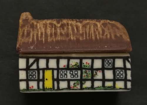 WADE \WHIMSEY ON WAY NO. 1 "PUMP COTTAGE" 28X39MM