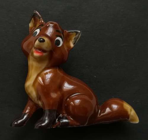 WADE  DISNEY HAT FROM FOX AND HOUND