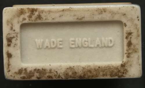 WADE HOUSES NO.5 WHY KNOTT INN 33X39MM WHIMSEY ON WAY