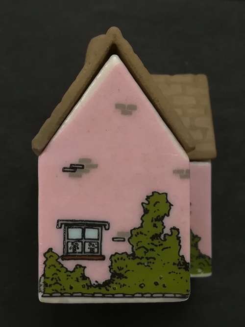 WADE HOUSES NO.20 THE VICARAGE 41X51MM WHIMSEY ON WAY