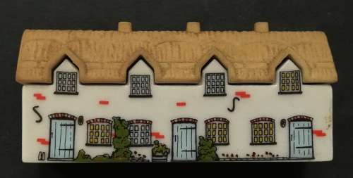 WADE HOUSES NO.23 BRIAR ROW 33X78MM WHIMSEY ON WAY