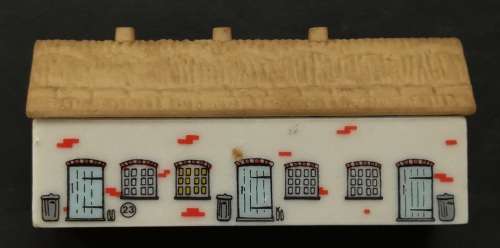 WADE HOUSES NO.23 BRIAR ROW 33X78MM WHIMSEY ON WAY