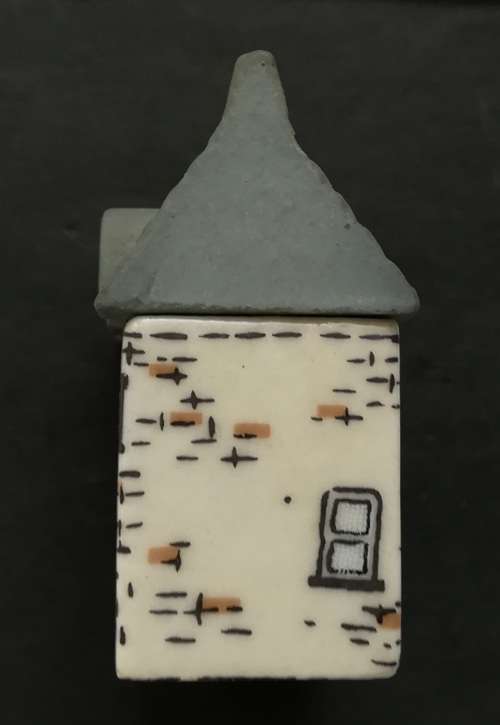 WADE HOUSES NO.2 MORGANS CHEMIST 40X39MM WHIMSEY ON WAY