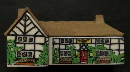 WADE HOUSES NO.THE BARLEY MOW 35X77MM  WHIMSEY ON WAY