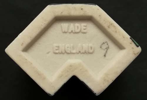 WADE HOUSES NO.9 THE GREENGROCERS SHOP 35X35MM  WHIMSEY ON WAY