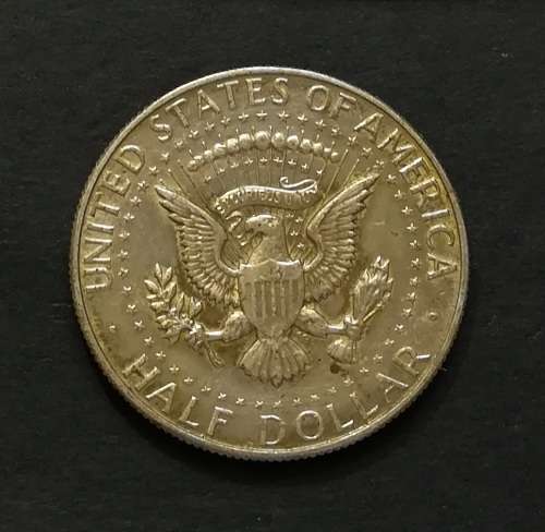 UNITED STATES 1967 SILVER KENNEDY HALF DOLLAR