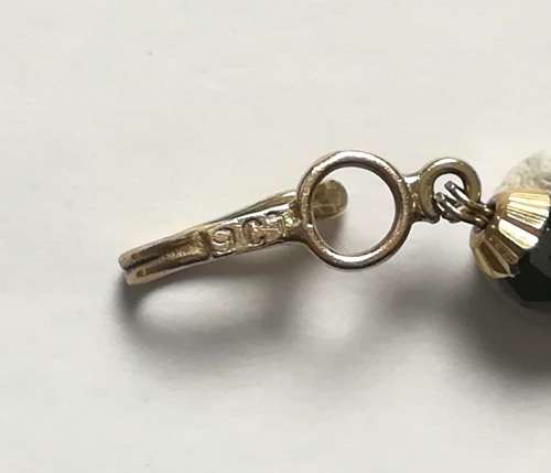 9CT GOLD AND HEMATITE BRACELET 3.9 GRAMS 175MM