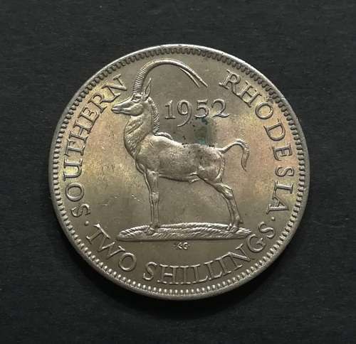 SOUTHERN RHODESIA 1952 2 SHILLING **EXCELLENT** MARK UNDER DATE