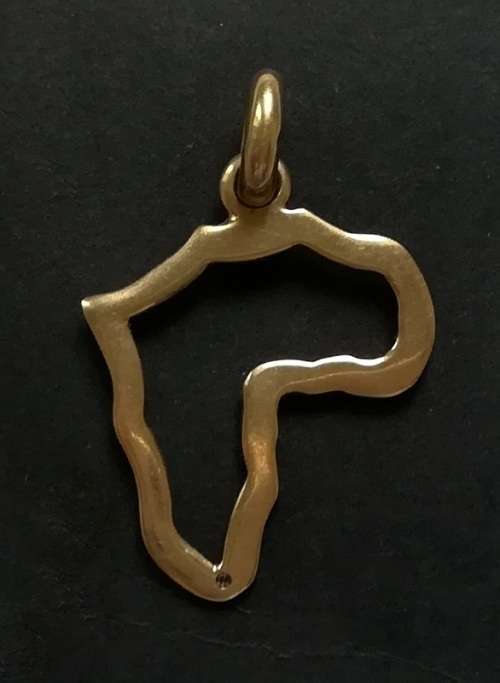 9K GOLD - DIAMOND CHIP - AFRICA PENDANT 1.3G 17X25MM