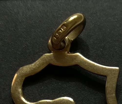 9K GOLD - DIAMOND CHIP - AFRICA PENDANT 1.3G 17X25MM