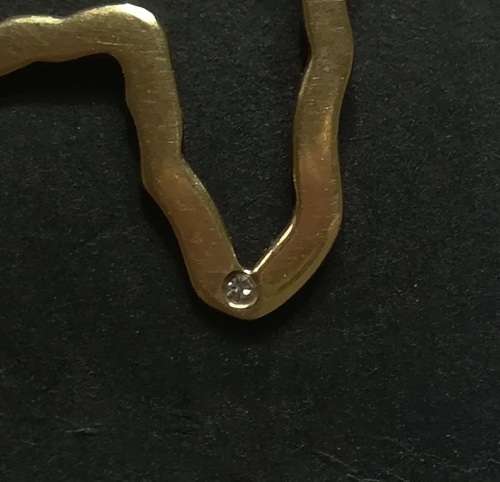 9K GOLD - DIAMOND CHIP - AFRICA PENDANT 1.3G 17X25MM