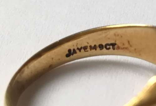 9CT GOLD SIGNET RING WITH OBLONG ONYX SIZE K1/2  TOTAL WEIGHT  3.3GRAMS