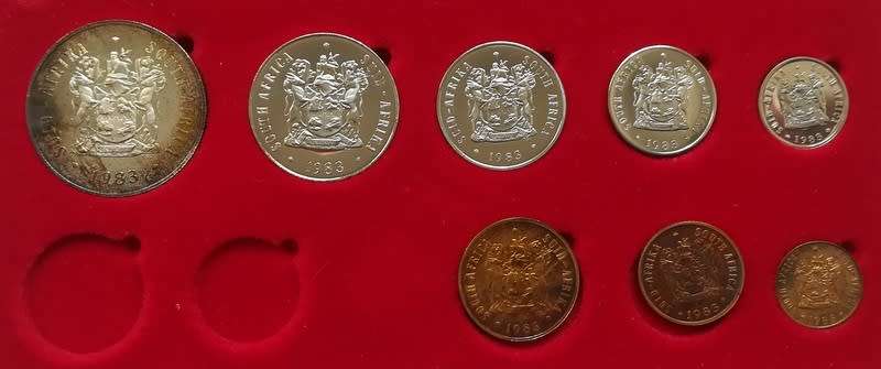 REPUBLIC 1983 PROOF SET S A M **NO GOLD**