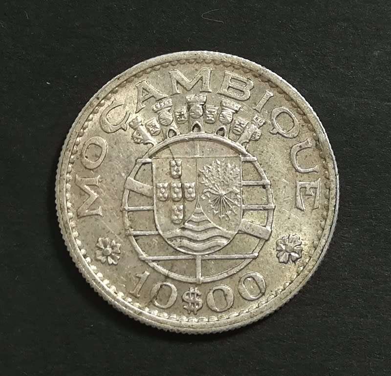 MOZAMBIQUE 1966 SILVER 10 ESCUDOS