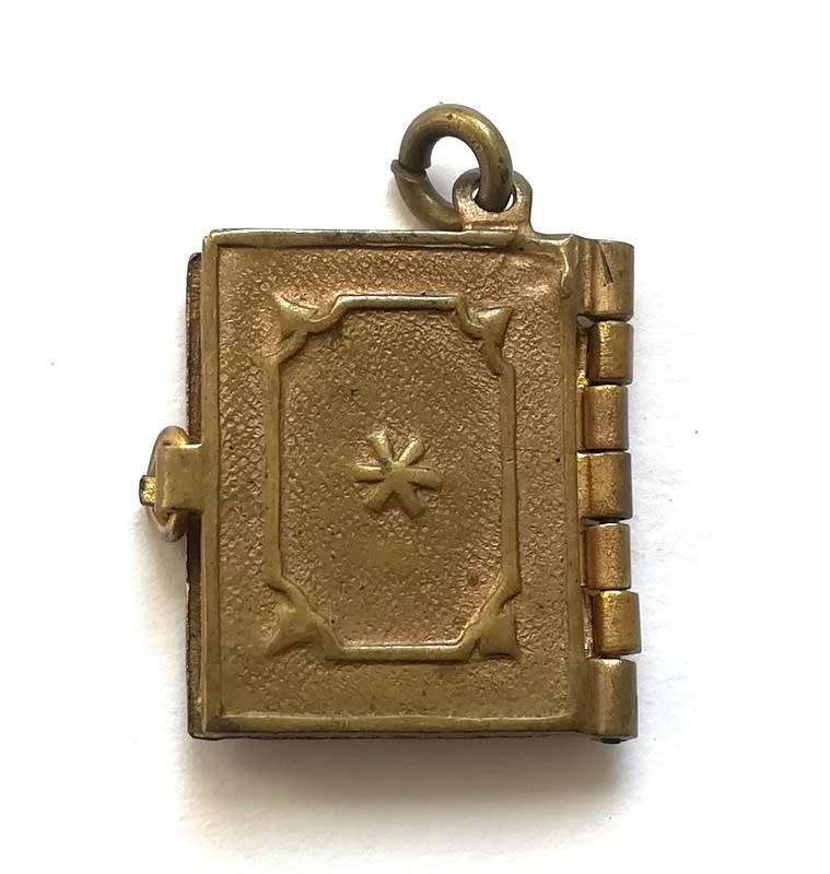 SOUVENIR BOOK PENDANT *DURBAN AND PIETERMARITZBURG* 15X20MM