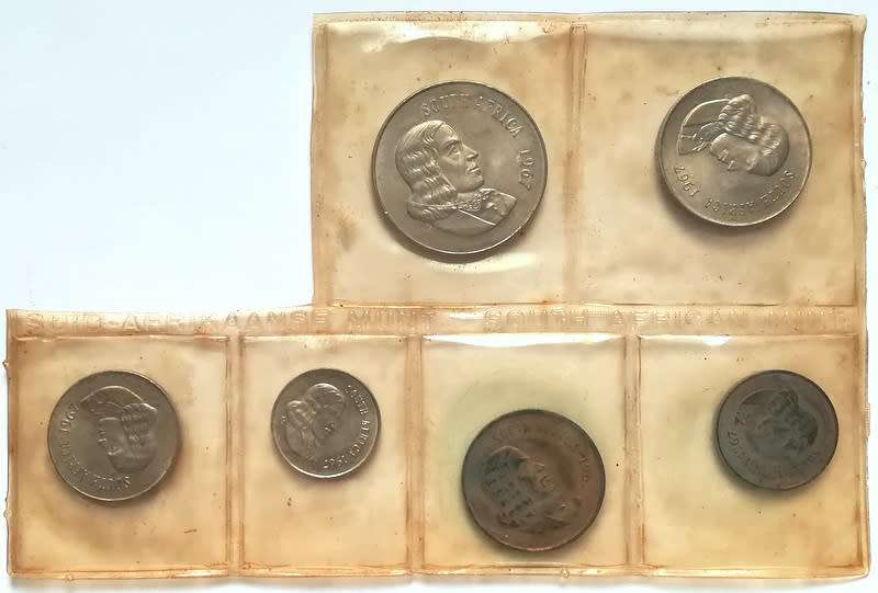 REPUBLIC 1967 S A M PACK E *NO 1 RAND*