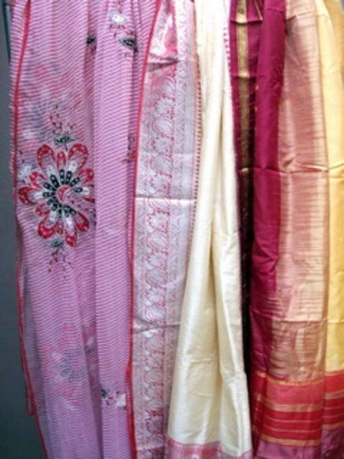 3 x PIECES VINTAGE SARI FABRIC APPROX. 5M X 1M EACH