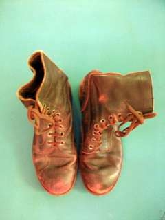 OLD SOUTH AFRICAN ARMY BROWN LEATHER BOOTS NO SIZE - MEASURE 32 CM HEEL TO TOE