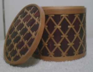Round Cane Lattice container