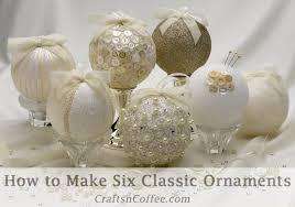 CHRISTMAS HANGING BALLS