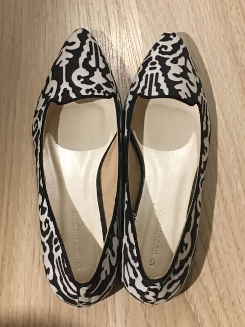 Black & White Pumps- Size 5