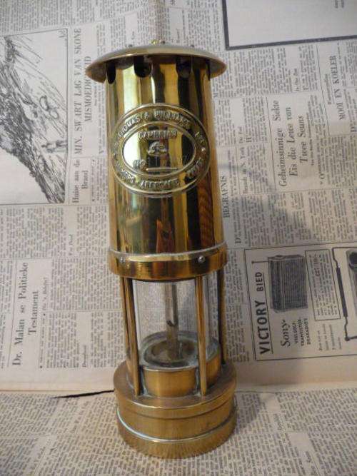Vintage E. Thomas & Williams Ltd Welsh Miner Safety Lamp No: 116907 Solid Brass,Glass housing intact