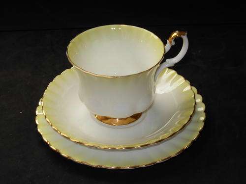 Royal Albert Trio as per photo