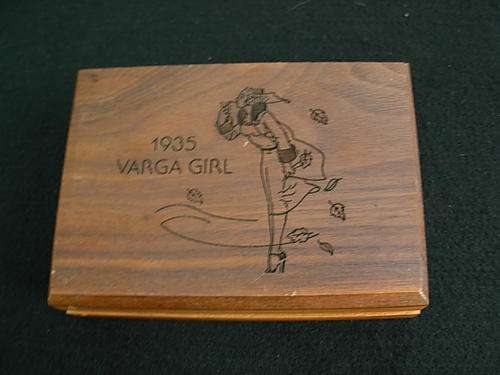 Limited edition 1935 Varga Girl 1995 Zippo lighter with Original American Walnut box