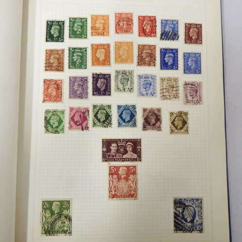 71 Page stamp album with over 500 commonwealth stamps - including some better stamps