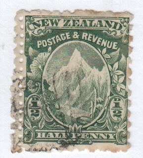 New Zealand 1900 1/2 penny mount cook - Used - S.G. 306 - Mixed perfs - Left side 14, others 11