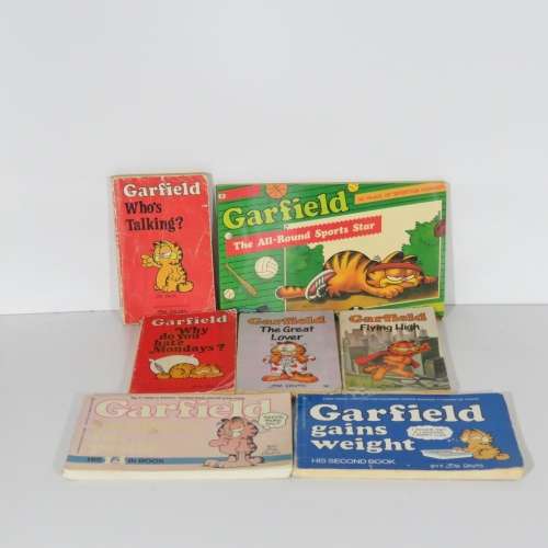 Lot of 7 Garfield comic books