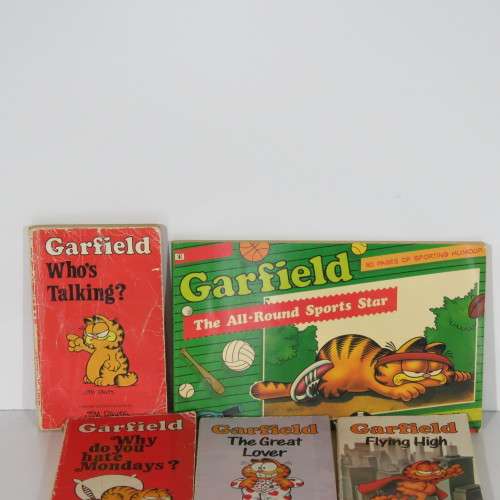 Lot of 7 Garfield comic books