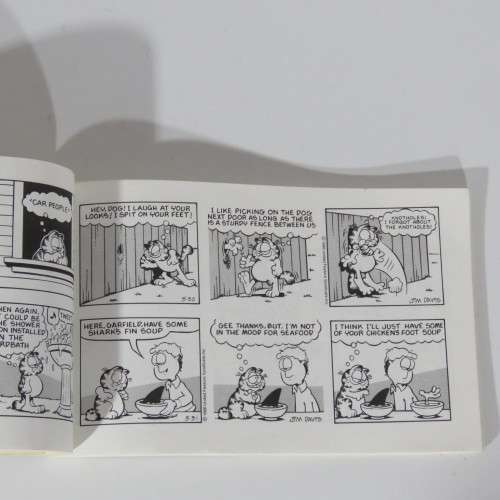 Lot of 7 Garfield comic books