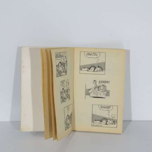 Lot of 7 Garfield comic books