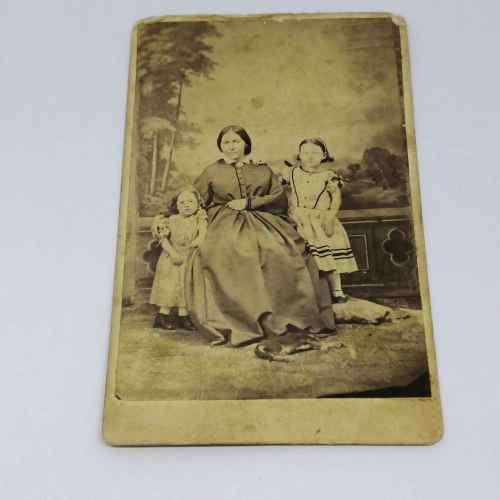 Lot of 5 Antique photos of people