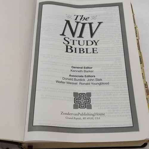 The New International Version study Bible - Kenneth Barker