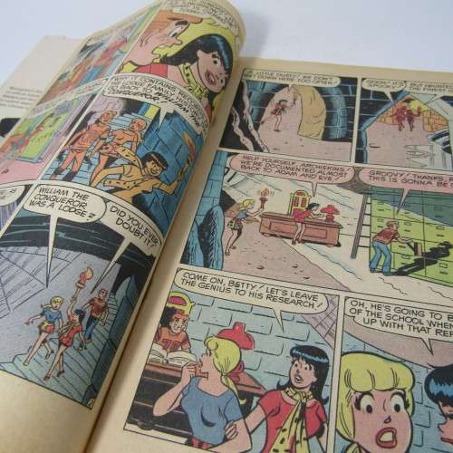 Archie Series - Archie`s Girls Betty and Veronica - no. 176