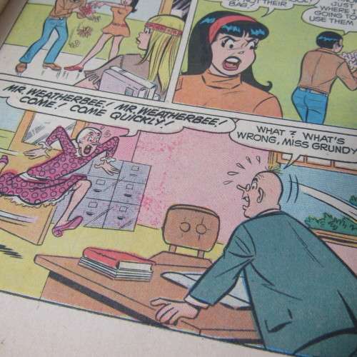 Archie Series - Archie`s Girls Betty and Veronica - no. 176