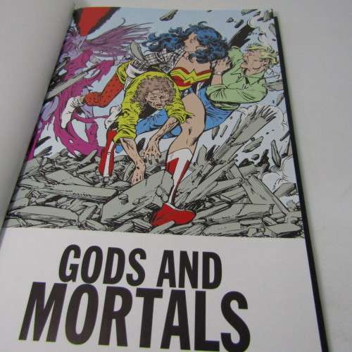 DC Comics - Wonder Woman, Gods and Mortals graphic novel