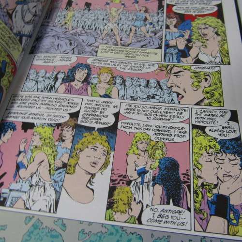 DC Comics - Wonder Woman, Gods and Mortals graphic novel