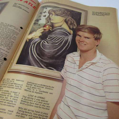 Patrys magazine - Januarie 1984 - Olivia Newton and John Travolta poster - punch holes