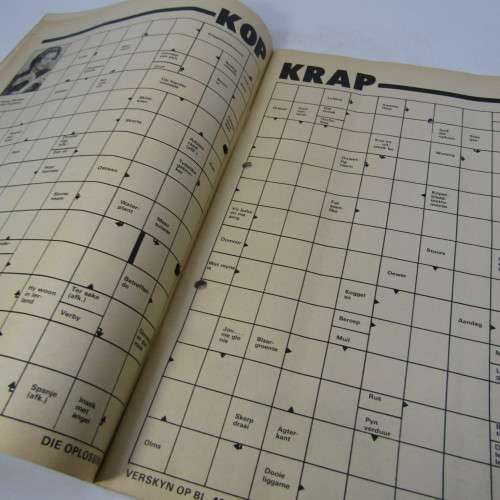 Patrys magazine - Januarie 1984 - Olivia Newton and John Travolta poster - punch holes